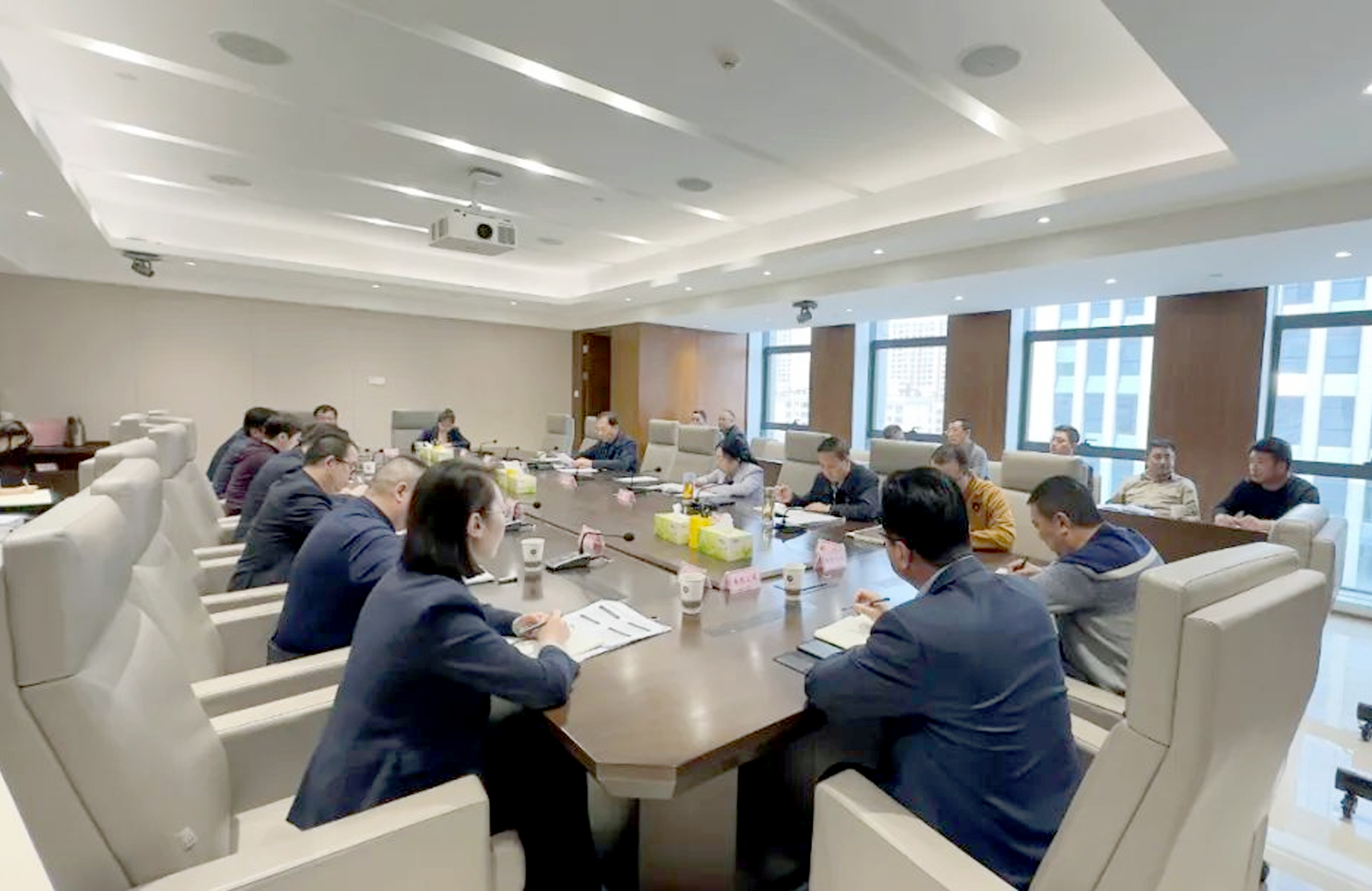 沙巴官网体育登录(中国)有限公司召开国有企业改革深化提升行动动员部署会议